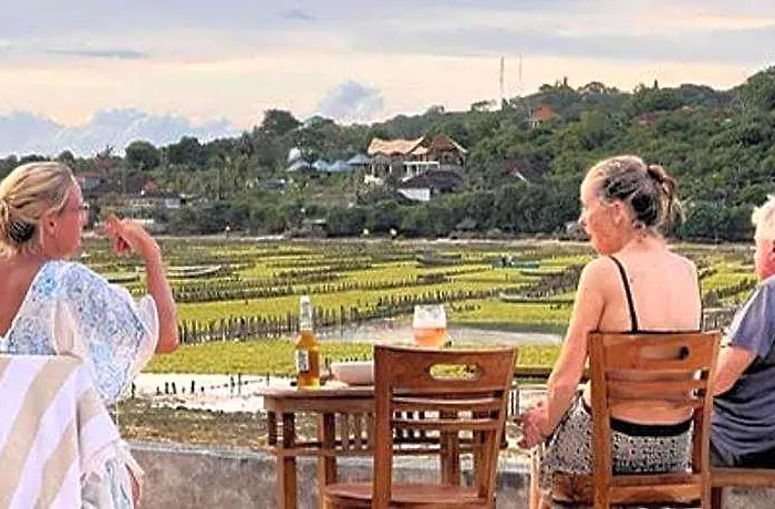 The Kubu221 Ceningan Hotel 3*