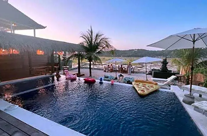The Kubu221 Ceningan Hotel